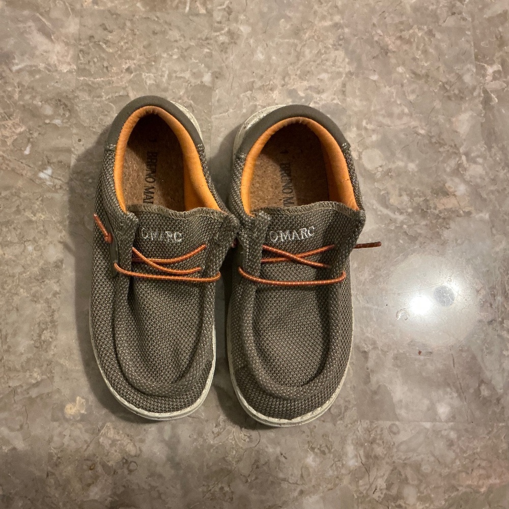 Bruno Marc boys boat shoes size 1